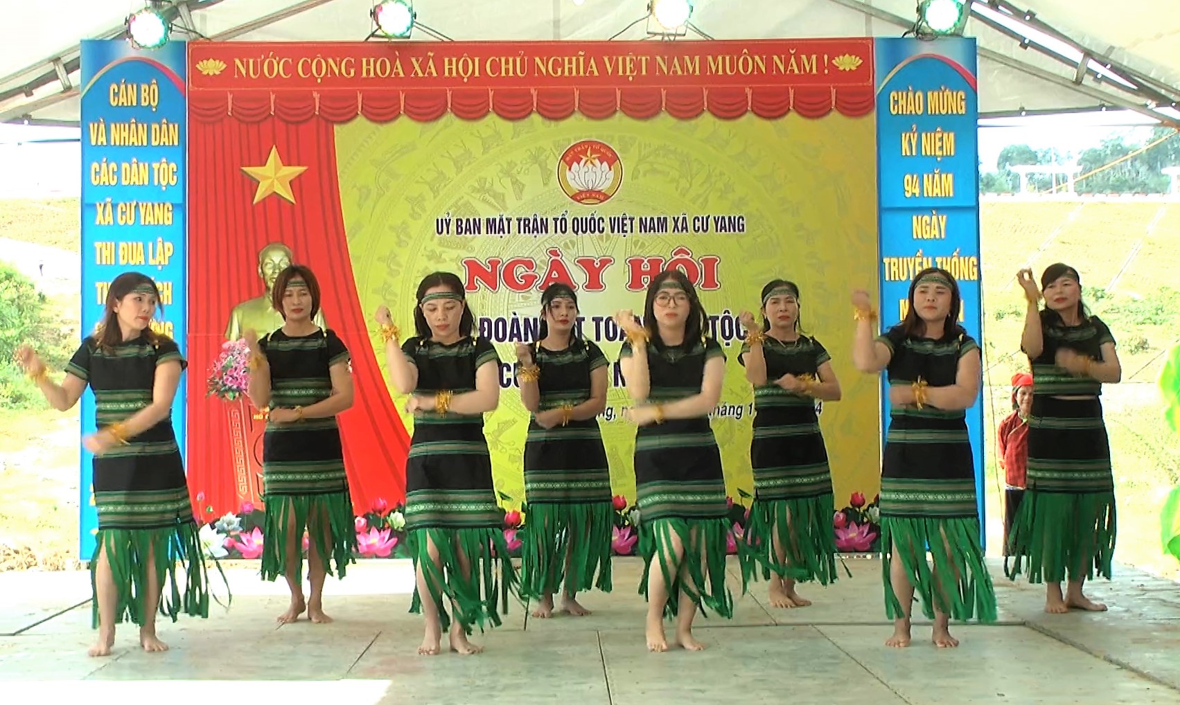 ngoan dunng.00_18_42_14.Still073